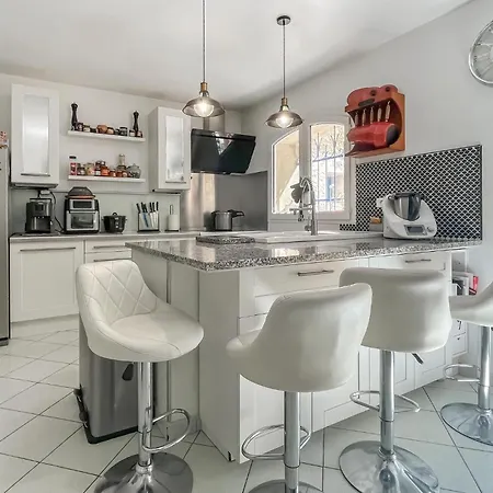 Awesome In * Connaux