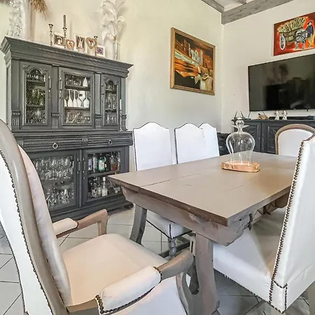 Luxurious In * Connaux