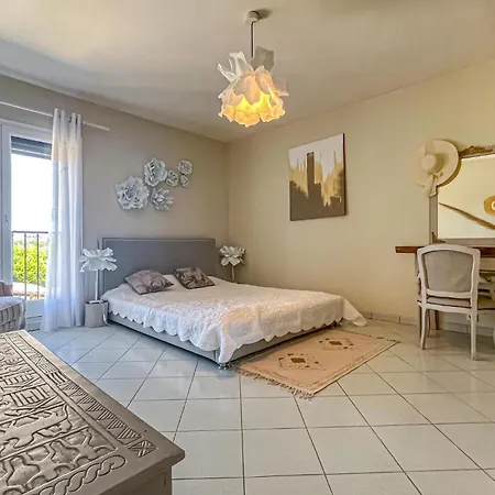 Luxurious In * Connaux