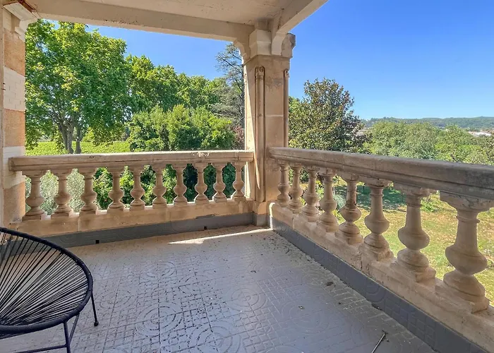 Awesome In בית נופש Connaux